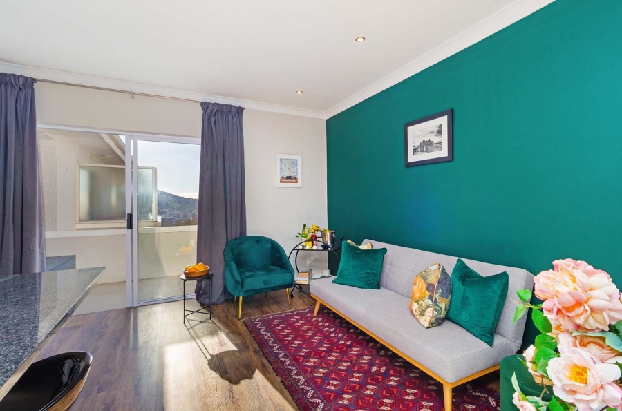 1 Bedroom Property for Sale in Vredehoek Western Cape